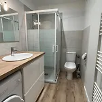 Spacieux Avec Balcon, Ideal Pour 2 Personnes - Fr-1-555-73 شقة *