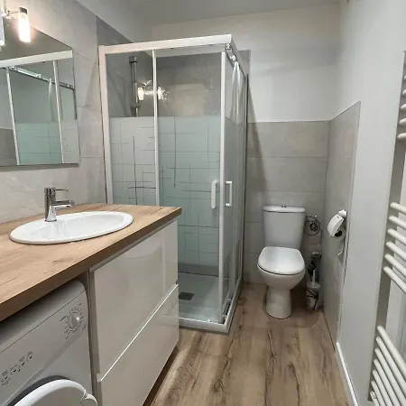 Spacieux Avec Balcon Et Fibre Wifi, Pour 1-2 Personnes - Fr-1-555-73 Appartement *